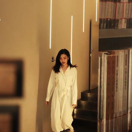 Aroma Chew Hotel Taichung Bagian luar foto